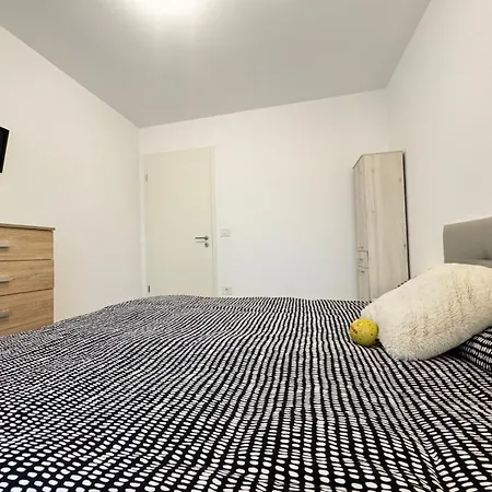 Jad Luxury 3 Rooms & 2 Rooms Apartments In Kasper, Near Coresi Mall Brasov Exterior photo