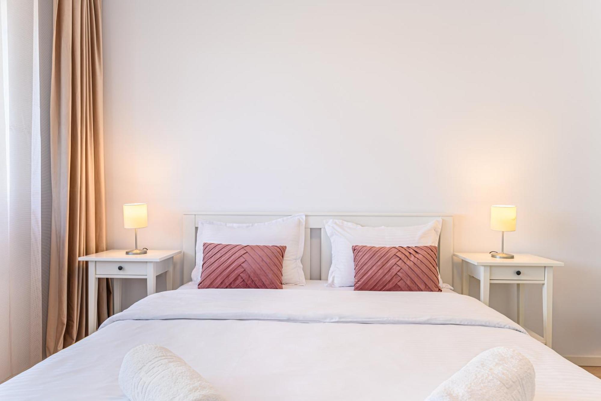 Jad Luxury 3 & 2 In Kasper, Near Coresi Mall *