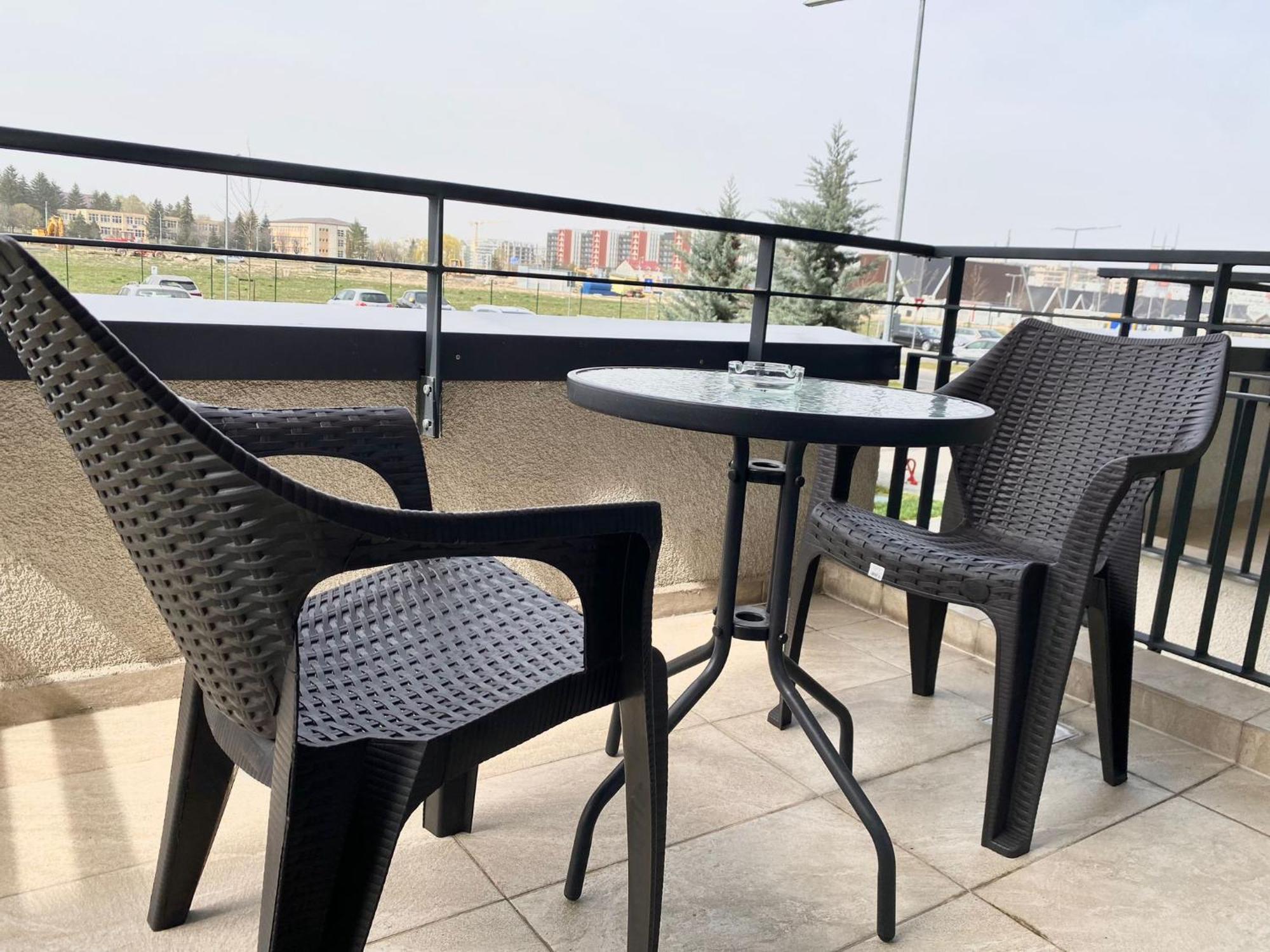 Apartment Jad Luxury 3 & 2 In Kasper, Near Coresi Mall