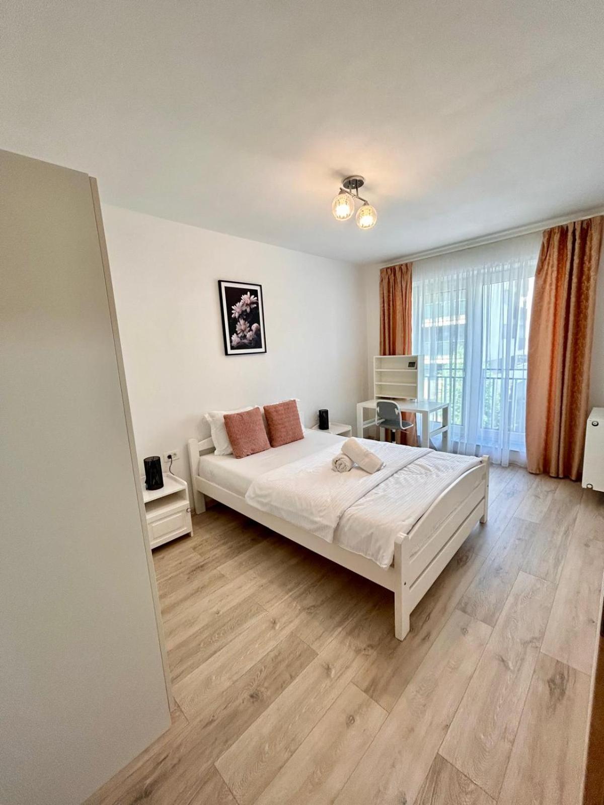Jad Luxury 3 & 2 In Kasper, Near Coresi Mall *