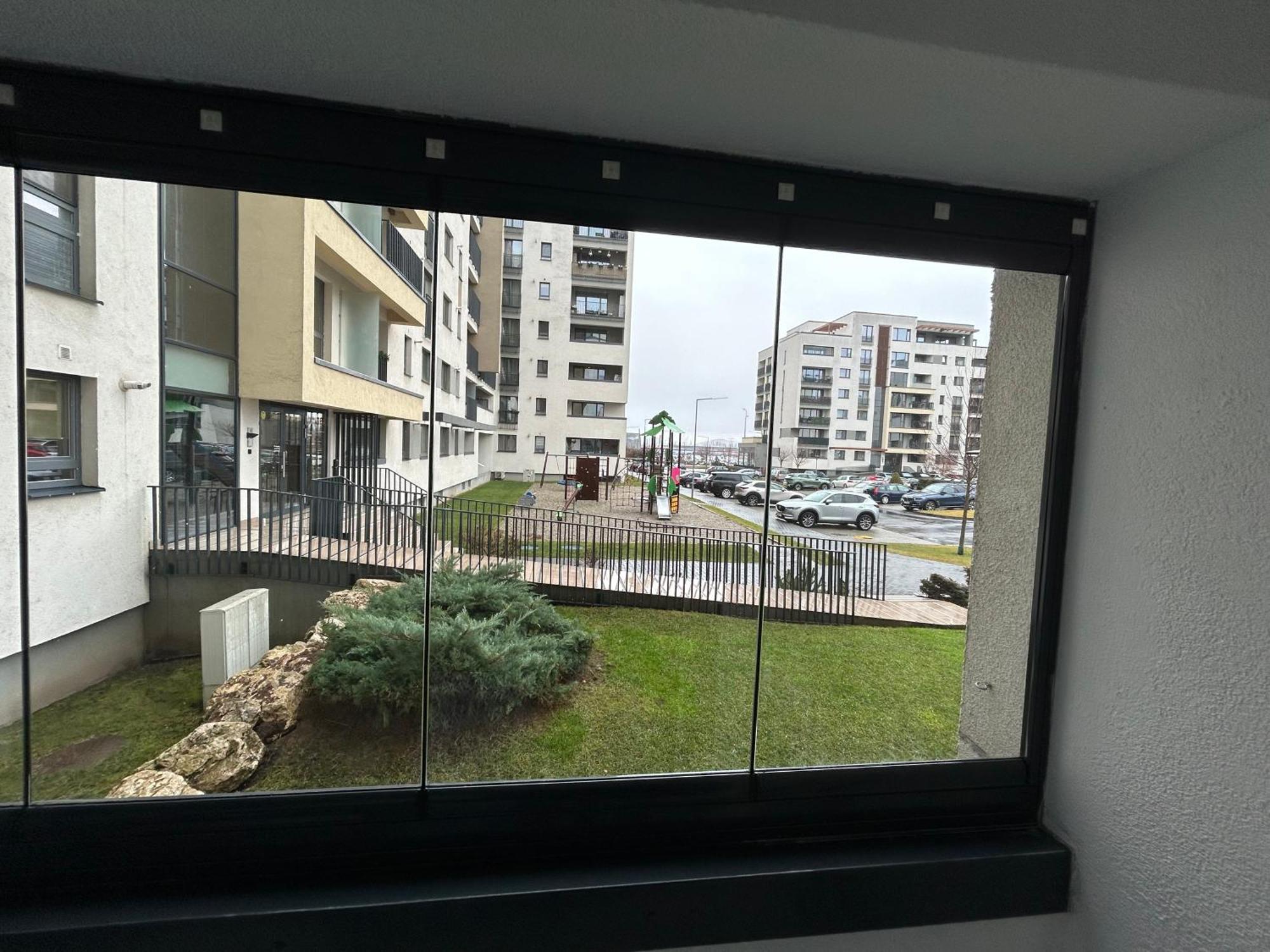 Jad Luxury 3 & 2 In Kasper, Near Coresi Mall Apartment