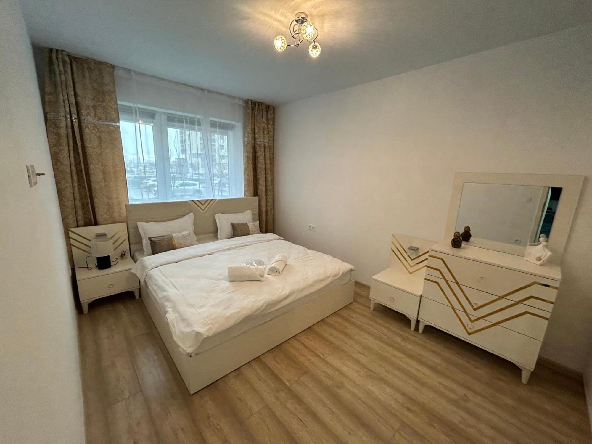 Jad - Luxury - Kasper Coresi *